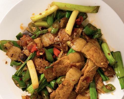 湘式回锅肉怎么做？详细步骤和技巧是什么？