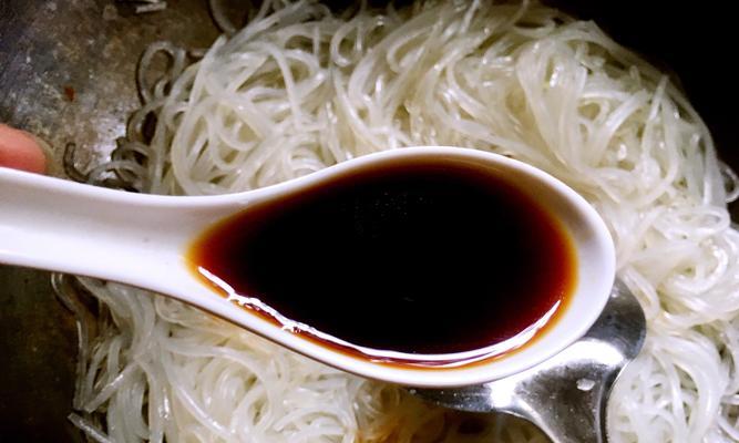 湘辣薯粉条的做法是什么？如何在家轻松制作？