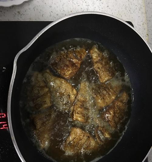 香炸小鲫鱼怎么做？步骤和技巧有哪些？