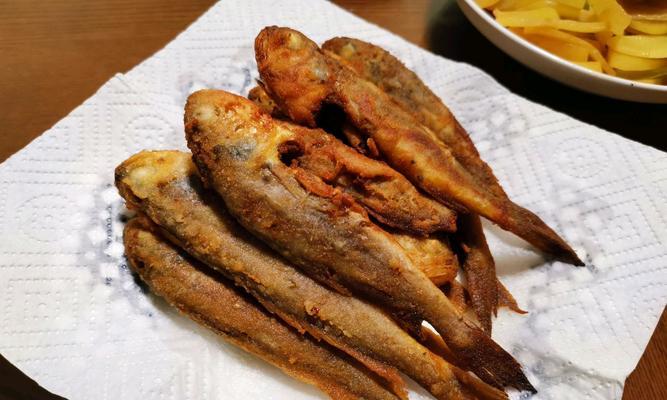 香炸小黄鱼怎么做才酥脆？详细步骤解析！