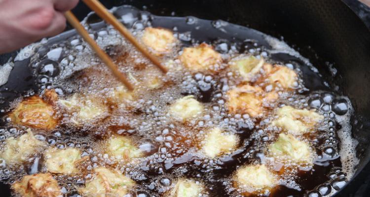 香炸肉丸的做法是什么？如何做出外酥里嫩的美味肉丸？