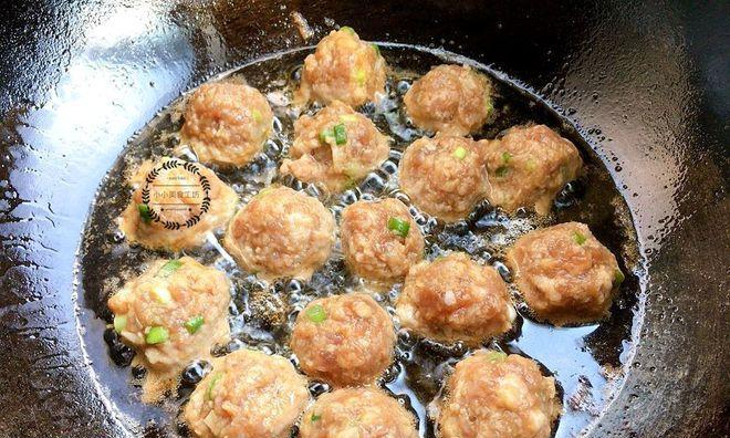香炸藕丸的做法是什么？如何在家轻松制作香脆可口的藕丸？