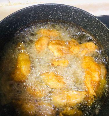 香炸龙利鱼的做法是什么？如何保证鱼肉鲜嫩多汁？