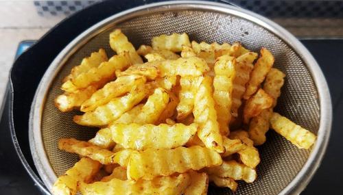 香炸狼牙土豆的做法是什么？如何在家轻松制作？
