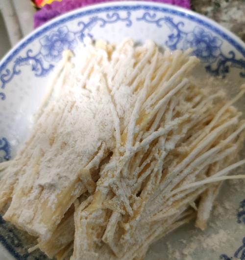 香炸金针菇怎么做？步骤和技巧有哪些？