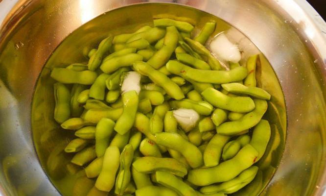 香糟毛豆怎么做？步骤和技巧有哪些？