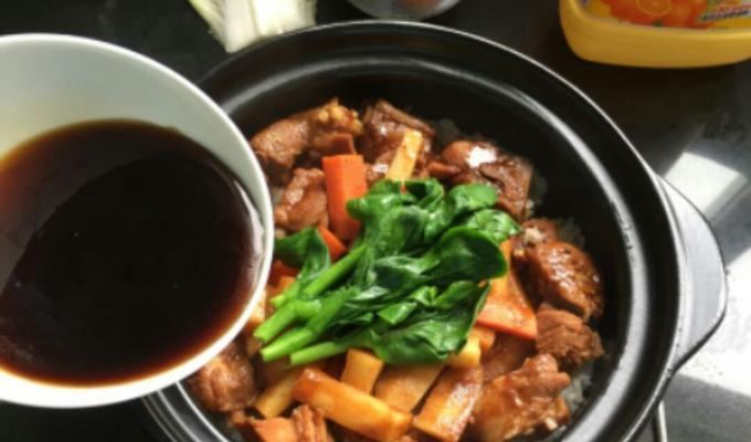 香芋排骨煲仔饭怎么做？步骤和技巧有哪些？