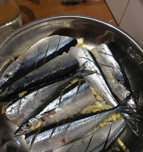 香酥秋刀鱼怎么做才好吃？步骤和技巧有哪些？
