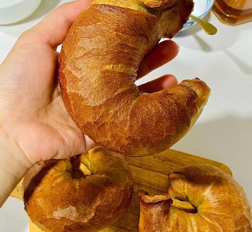 香酥牛角包怎么做？步骤和技巧有哪些？