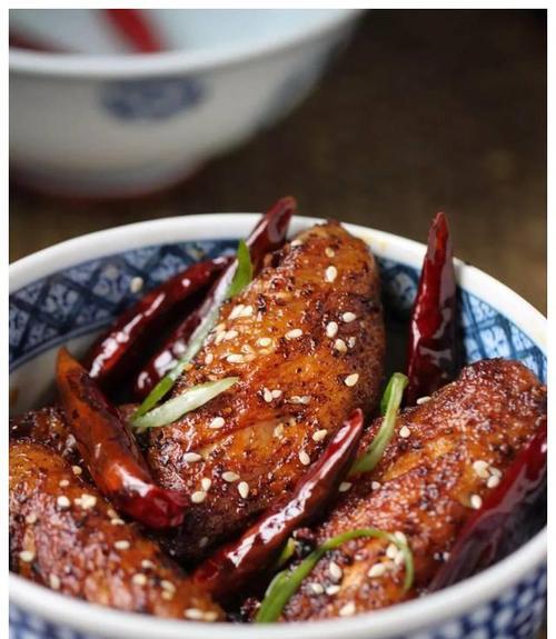 香酥麻辣鸡翅怎么做？具体步骤和技巧是什么？