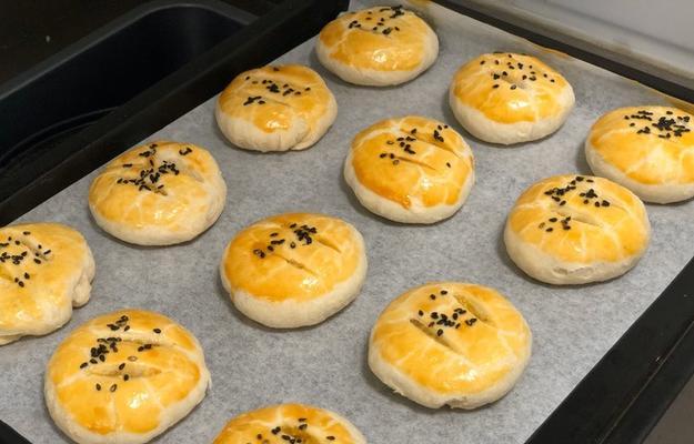 香酥老婆饼怎么做？有哪些步骤和技巧？