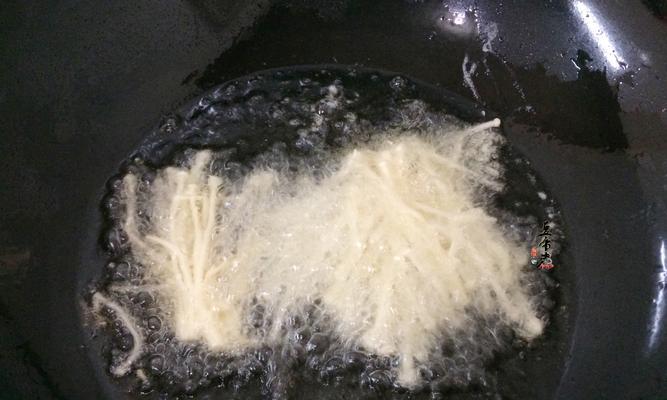 香酥金针菇怎么做？在家轻松制作的秘诀是什么？
