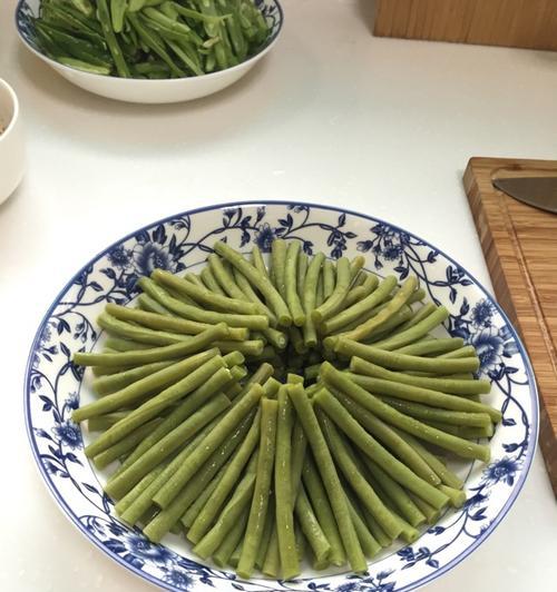 香酥椒盐豇豆怎么做？步骤和技巧是什么？
