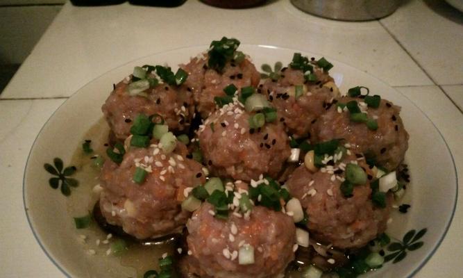 香酥花生渣肉丸怎么做？详细步骤和技巧有哪些？