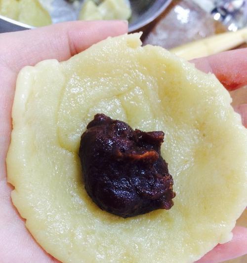 香酥豆沙蛋黄饼怎么做？详细步骤和技巧是什么？