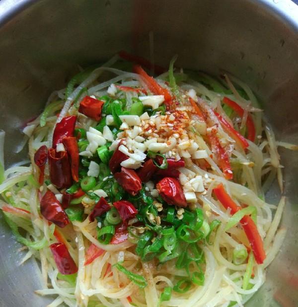 香酥拌土豆丝怎么做？步骤和技巧有哪些？