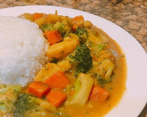 香水菠萝咖喱饭怎么做？步骤和材料有哪些？