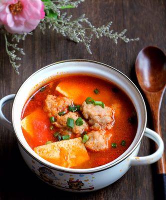 香茹豆腐肉丸汤怎么做？步骤和技巧有哪些？