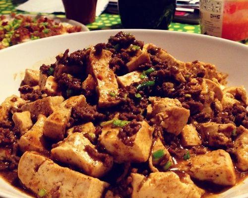 香芹肉末豆腐怎么做？步骤和技巧有哪些？