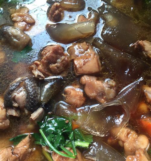 香芹粉皮炒肉怎么做？步骤和技巧是什么？