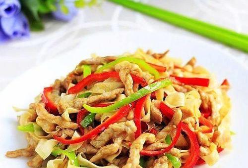 香芹炒卤肉怎么做？步骤和技巧有哪些？