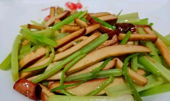 香芹茶干炒肉丝的做法是什么？步骤详解如何做？