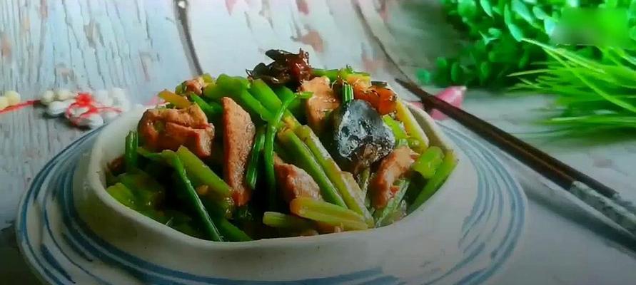 香芹爆炒猪肝怎么做？步骤和技巧有哪些？