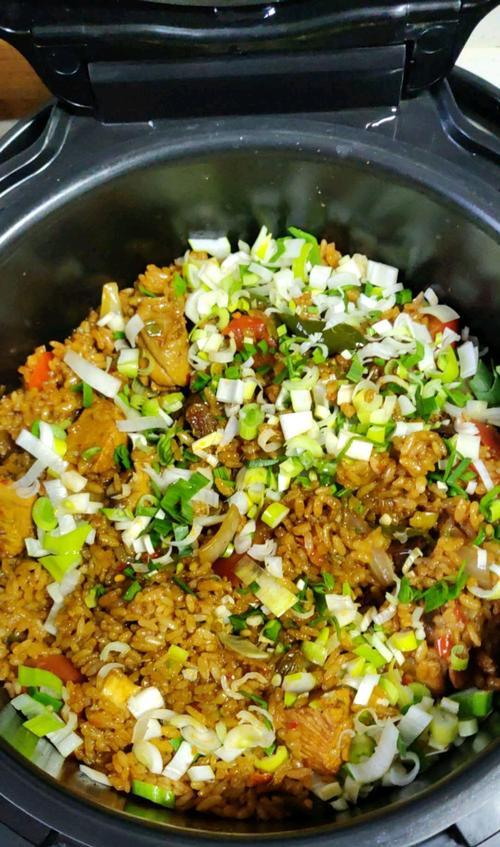香喷喷手抓饭怎么做？步骤和技巧有哪些？