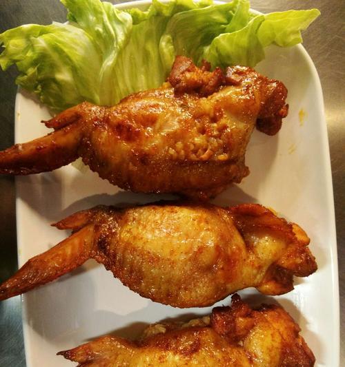 香喷喷鸡翅包饭的做法是什么？步骤和材料有哪些？