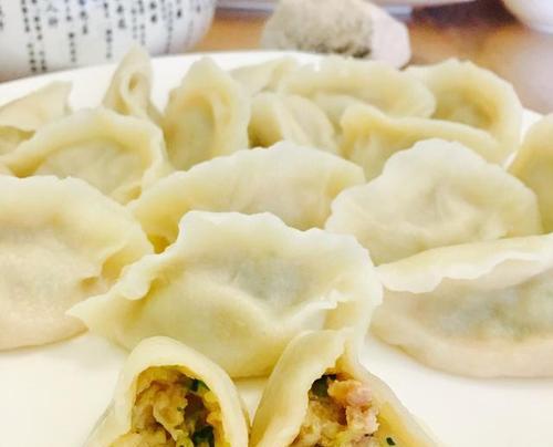 香菜肉饺子怎么做？有哪些独特技巧和常见问题解答？