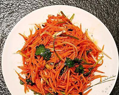 香菜炒萝卜丝的做法是什么？如何炒出美味的香菜萝卜丝？