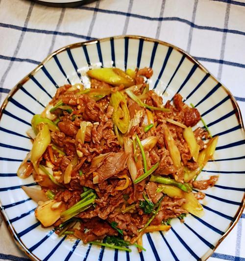 香菜爆羊肉的做法是什么？如何做出美味的香菜爆羊肉？