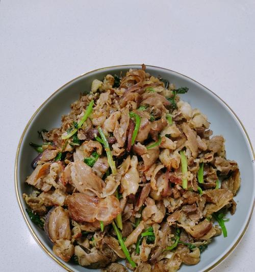 香菜爆炒羊肉怎么做？有哪些步骤和技巧？