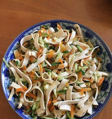 香菜拌千张怎么做？步骤和技巧有哪些？