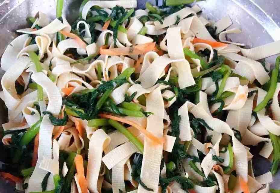 香菜拌千张怎么做？步骤和技巧有哪些？