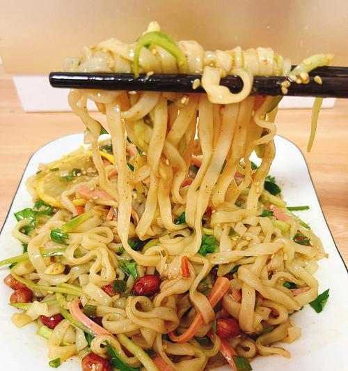 香菜拌面怎么做？有哪些步骤和技巧？