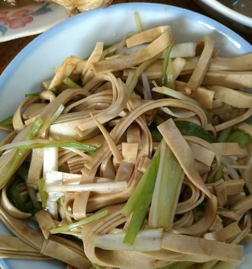 香菜拌豆腐皮怎么做？步骤是什么？