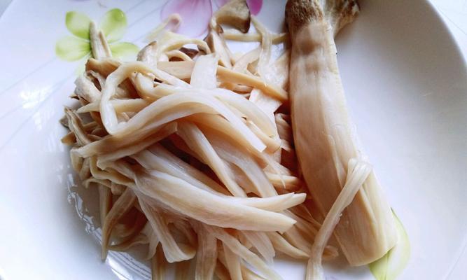 香拌手撕鸡胸肉杏鲍菇怎么做？步骤和技巧是什么？