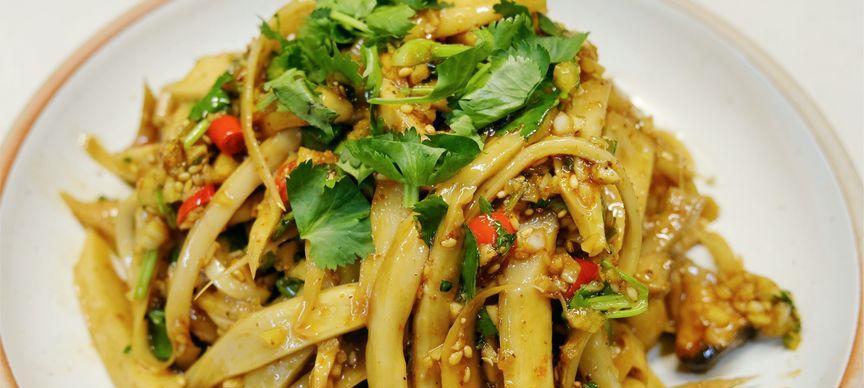 香拌手撕鸡胸肉杏鲍菇怎么做？步骤和技巧是什么？