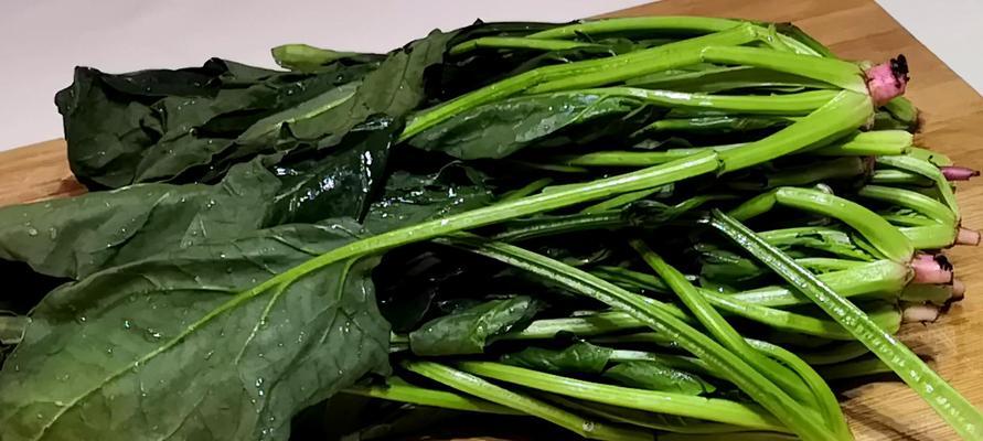 香拌核桃菠菜塔的做法是什么？步骤详细吗？
