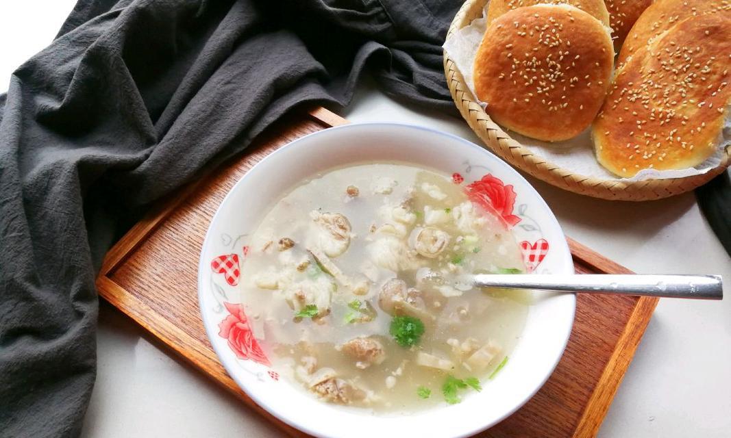 馅饼羊汤怎么做？有哪些步骤和技巧？