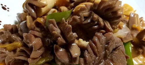 线椒炒鸭胗的做法是什么？如何快速掌握这道菜的烹饪技巧？
