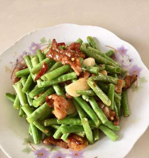 线椒炒豇豆的做法是什么？如何炒出美味的线椒炒豇豆？
