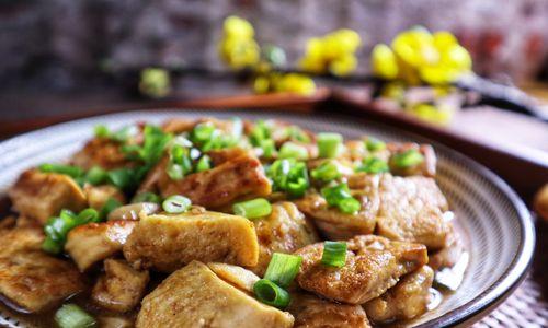 线椒炒鸡蛋怎么做清爽又好吃？夏日轻食菜谱推荐？