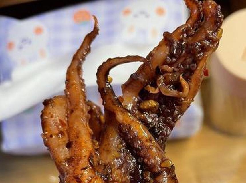 现烤鱿鱼怎么做才美味？家庭版现烤鱿鱼食谱分享？