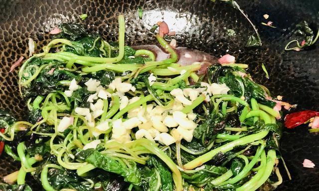 苋菜鲜蘑怎么做？这道菜的制作步骤是什么？