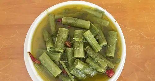 苋菜梗拌鸡丝的做法是什么？如何快速制作美味苋菜梗拌鸡丝？