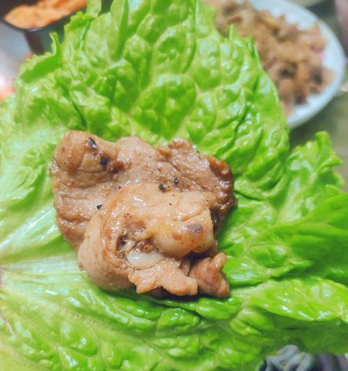 蚬子生菜包的做法是什么？如何在家轻松制作？
