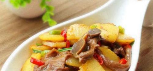 咸猪肉拌炒鲜蔬怎么做？有哪些步骤和技巧？