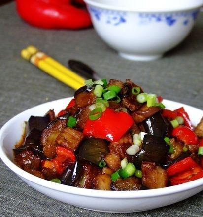 咸鱼烧茄子怎么做？步骤和技巧有哪些？